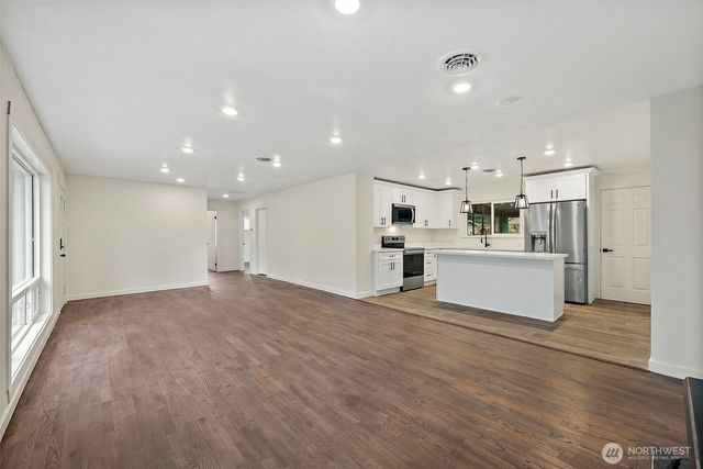 8811 SW Wildwood Ave, Lakewood, WA 98498