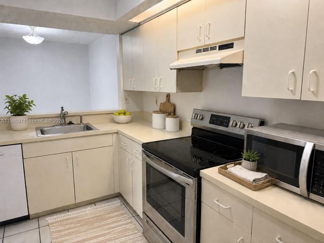 8560 SW 212th Street 306, Cutler Bay, FL 33189