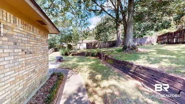 2721 East Road, Mobile, AL 36693