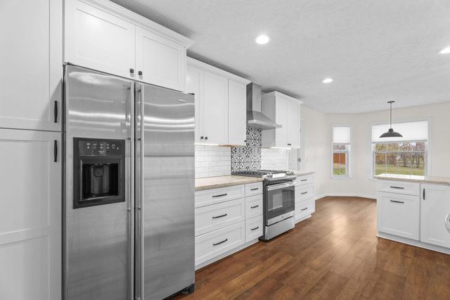 2400 S 15th Avenue, Ozark, MO 65721