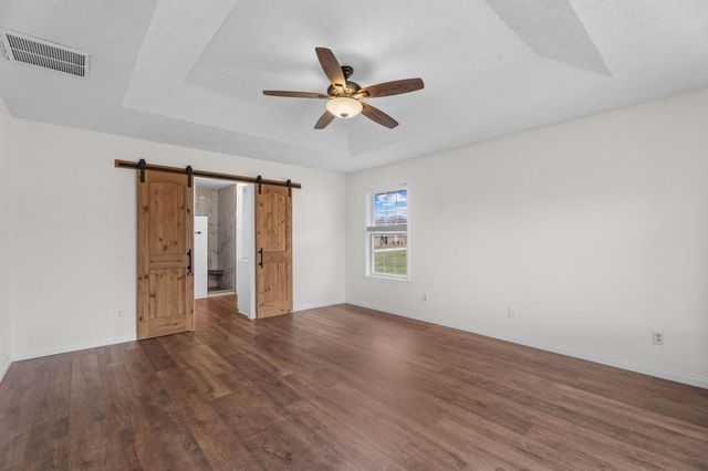 2400 S 15th Avenue, Ozark, MO 65721