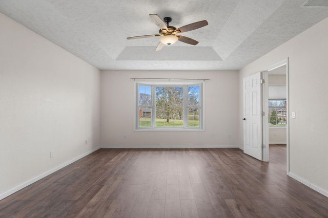 2400 S 15th Avenue, Ozark, MO 65721