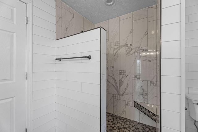 2400 S 15th Avenue, Ozark, MO 65721