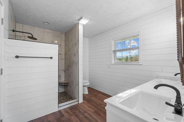 2400 S 15th Avenue, Ozark, MO 65721