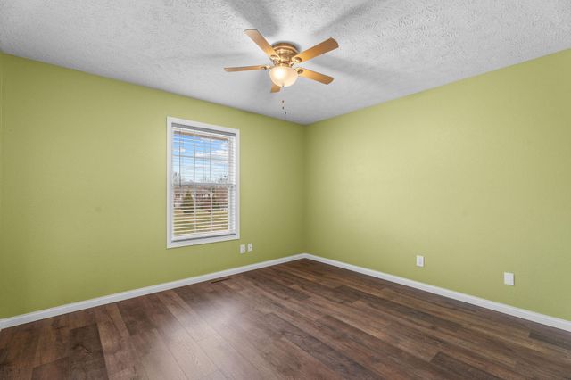 2400 S 15th Avenue, Ozark, MO 65721