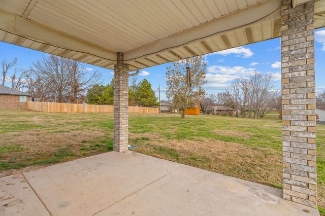 2400 S 15th Avenue, Ozark, MO 65721