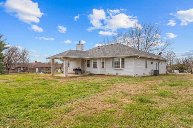 2400 S 15th Avenue, Ozark, MO 65721