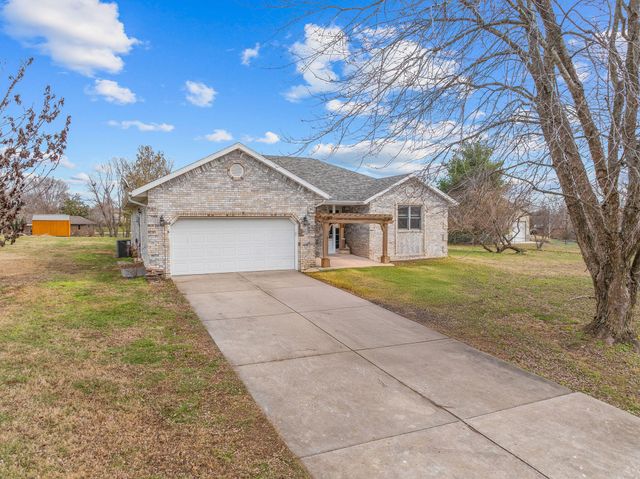 2400 S 15th Avenue, Ozark, MO 65721