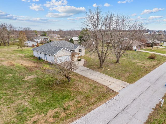 2400 S 15th Avenue, Ozark, MO 65721
