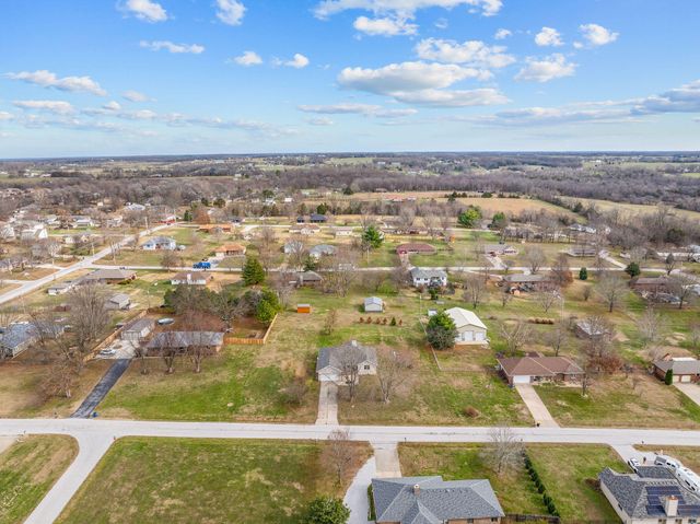 2400 S 15th Avenue, Ozark, MO 65721