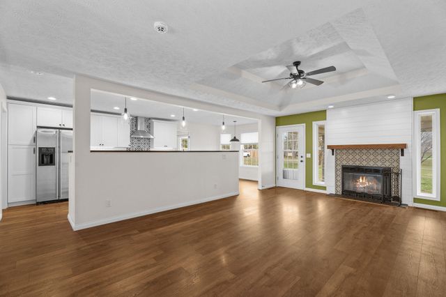 2400 S 15th Avenue, Ozark, MO 65721