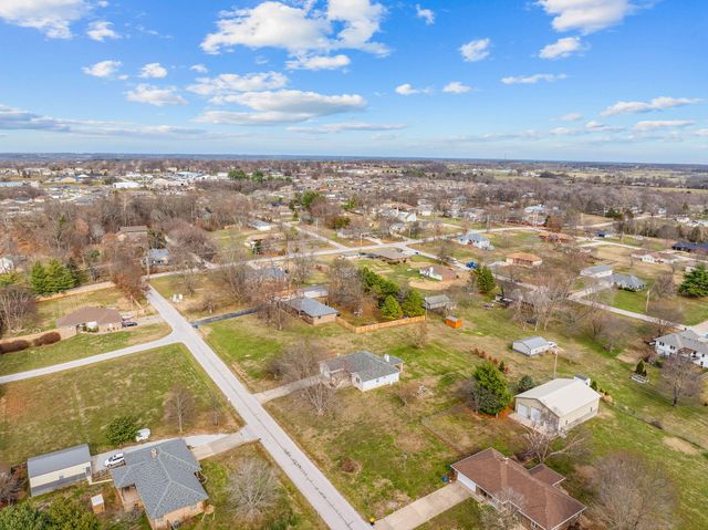 2400 S 15th Avenue, Ozark, MO 65721