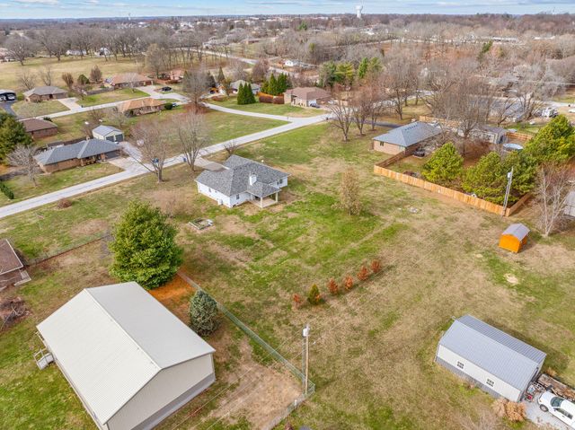 2400 S 15th Avenue, Ozark, MO 65721
