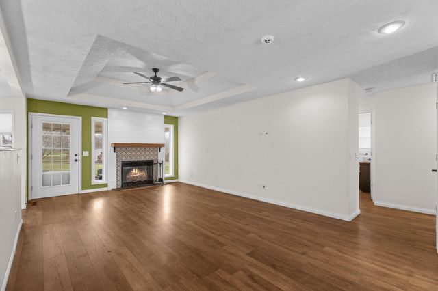 2400 S 15th Avenue, Ozark, MO 65721