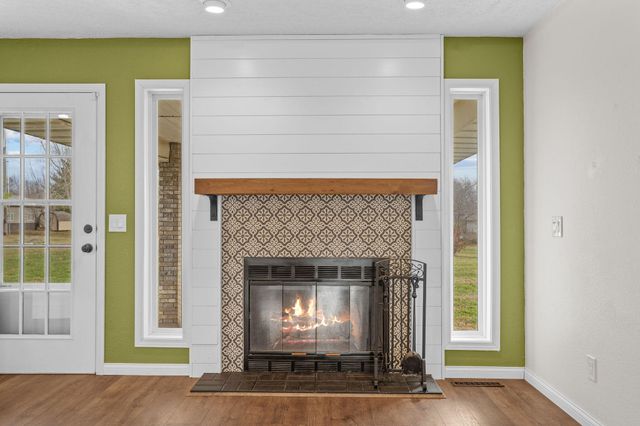 2400 S 15th Avenue, Ozark, MO 65721