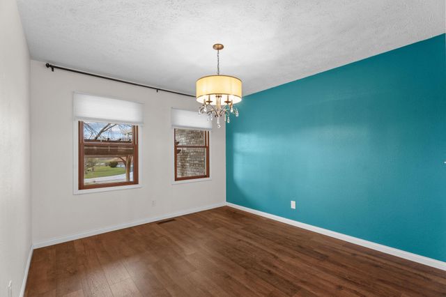 2400 S 15th Avenue, Ozark, MO 65721