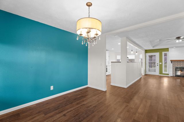 2400 S 15th Avenue, Ozark, MO 65721