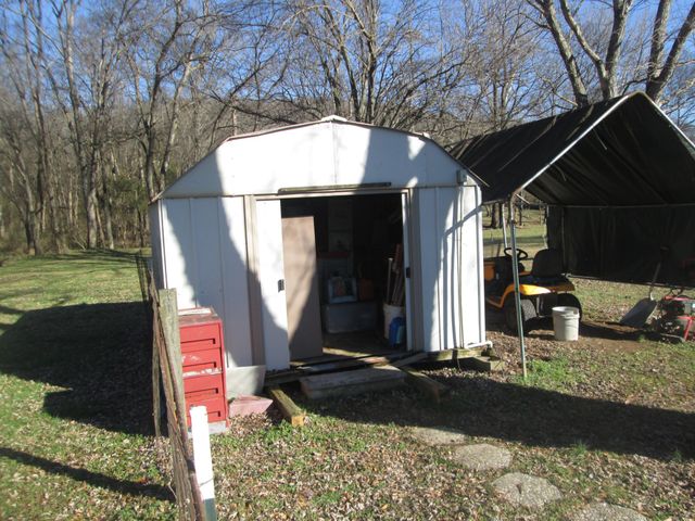 891 Old Statesville Rd, Watertown, TN 37184