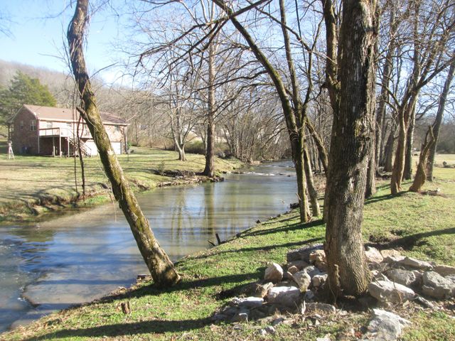 891 Old Statesville Rd, Watertown, TN 37184