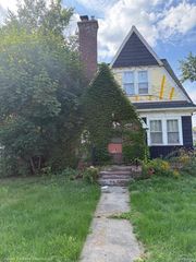 810 S Franklin Avenue, Flint, MI 48503