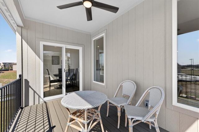 24993 W 94th Place, Lenexa, KS 66227