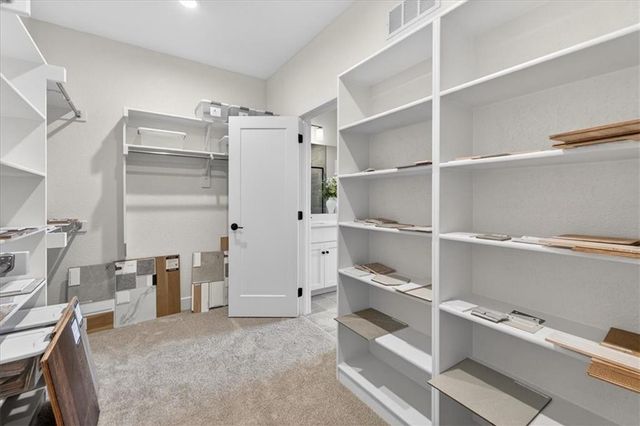 24993 W 94th Place, Lenexa, KS 66227