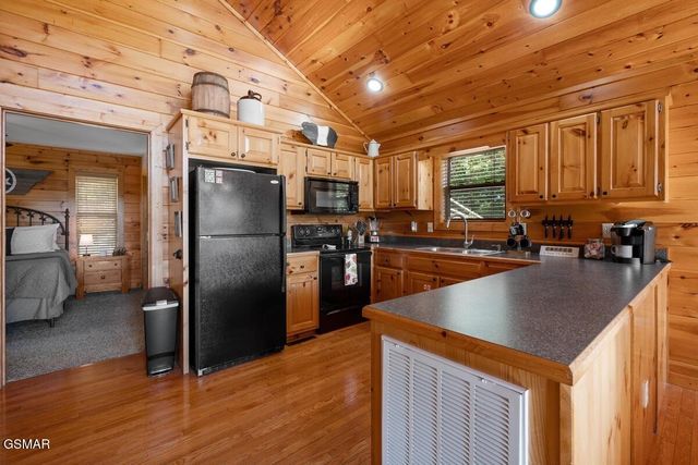 4235 Round Top Way, Sevierville, TN 37862