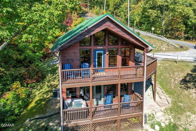 4235 Round Top Way, Sevierville, TN 37862