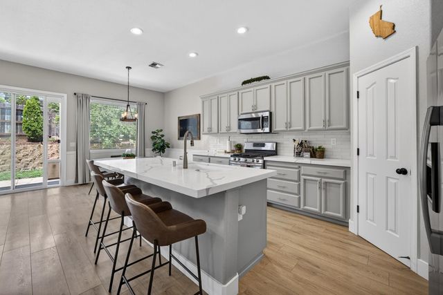 10163 Omeara Dr, Sacramento, CA 95829