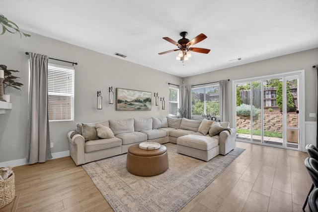 10163 Omeara Dr, Sacramento, CA 95829