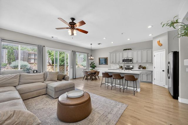 10163 Omeara Dr, Sacramento, CA 95829