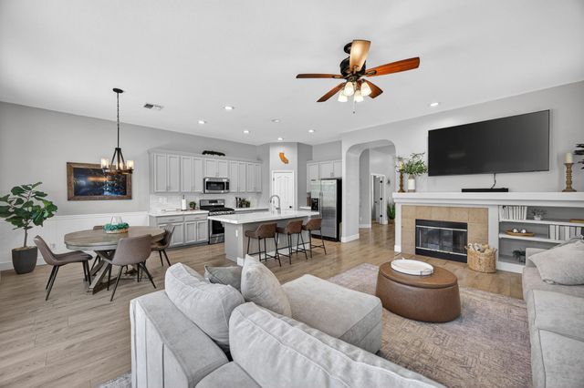 10163 Omeara Dr, Sacramento, CA 95829