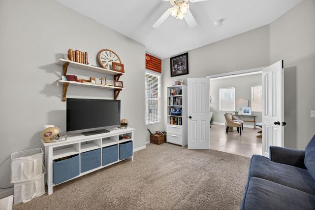 10163 Omeara Dr, Sacramento, CA 95829