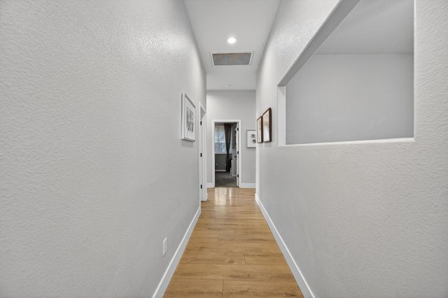 10163 Omeara Dr, Sacramento, CA 95829