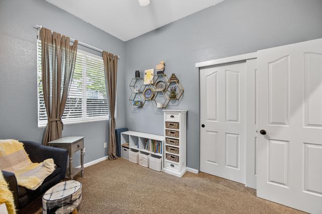 10163 Omeara Dr, Sacramento, CA 95829