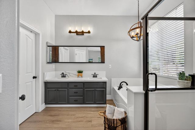 10163 Omeara Dr, Sacramento, CA 95829