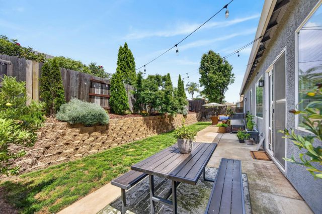 10163 Omeara Dr, Sacramento, CA 95829