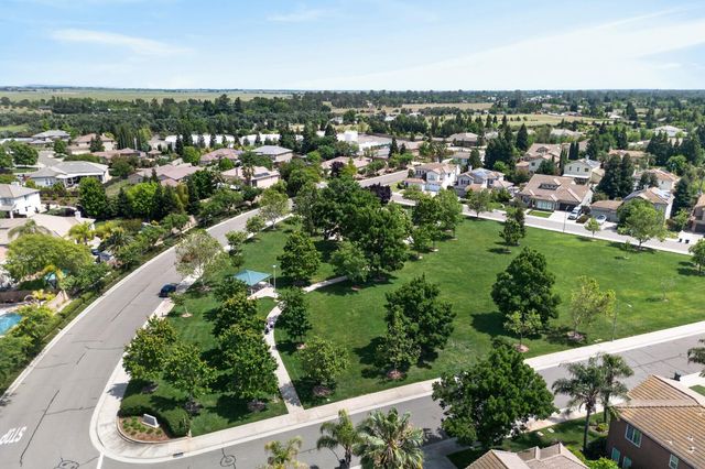 10163 Omeara Dr, Sacramento, CA 95829