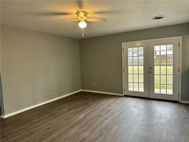 2011 Ina Avenue, Springdale, AR 72762