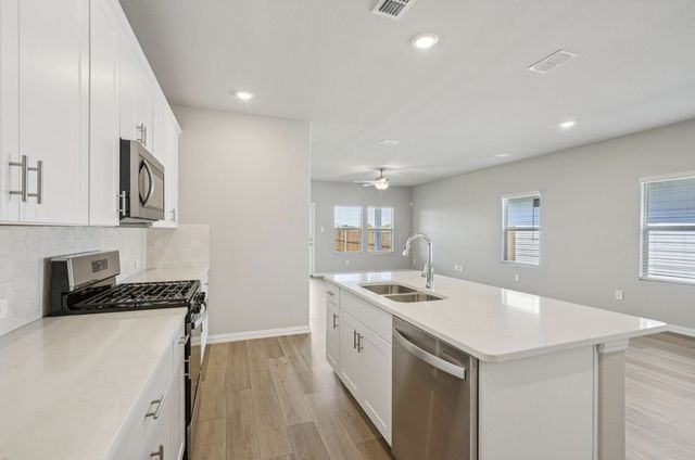 613 Clover Creek Drive, Mckinney, TX 75071