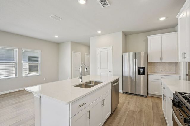 613 Clover Creek Drive, Mckinney, TX 75071