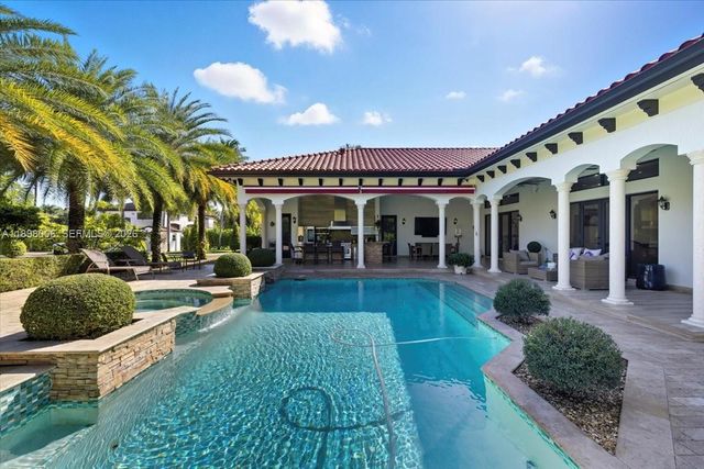 10181 NW 131st St, Hialeah Gardens, FL 33018