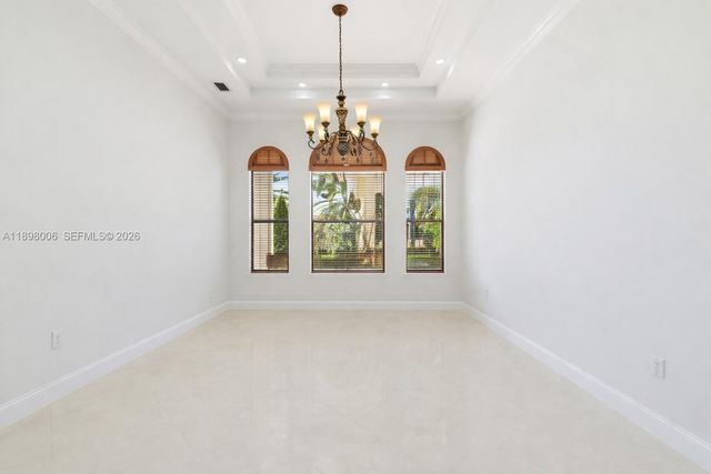 10181 NW 131st St, Hialeah Gardens, FL 33018