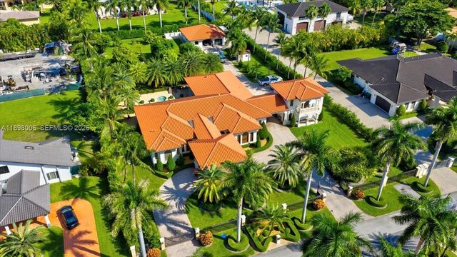 10181 NW 131st St, Hialeah Gardens, FL 33018