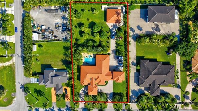 10181 NW 131st St, Hialeah Gardens, FL 33018