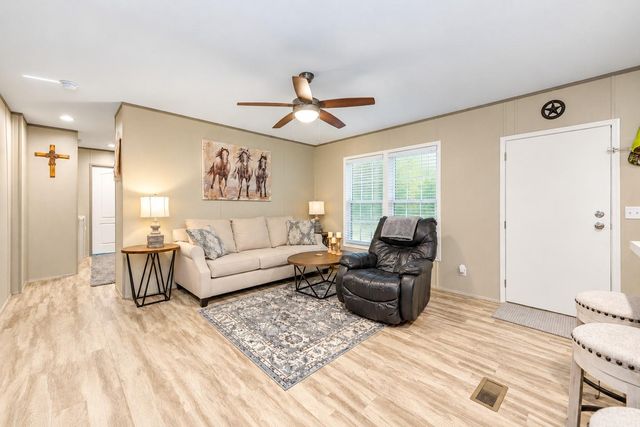 225 County Road 3294, Cleveland, TX 77327