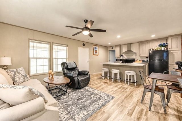 225 County Road 3294, Cleveland, TX 77327
