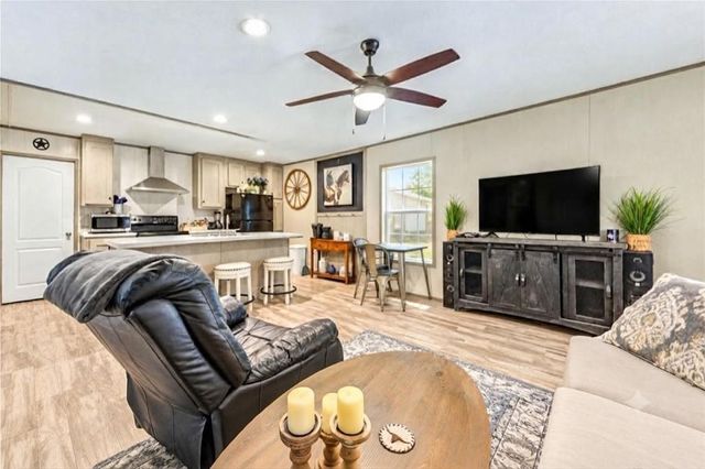 225 County Road 3294, Cleveland, TX 77327
