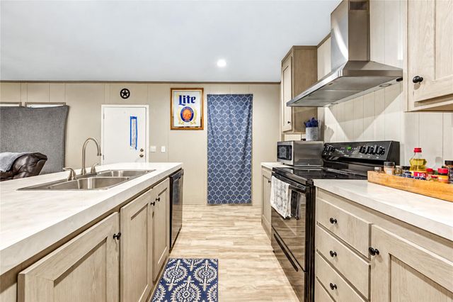 225 County Road 3294, Cleveland, TX 77327