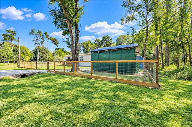 225 County Road 3294, Cleveland, TX 77327